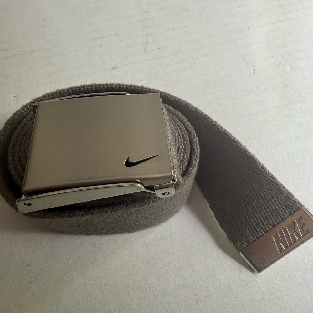Nike gray Belt with Sleek Design
